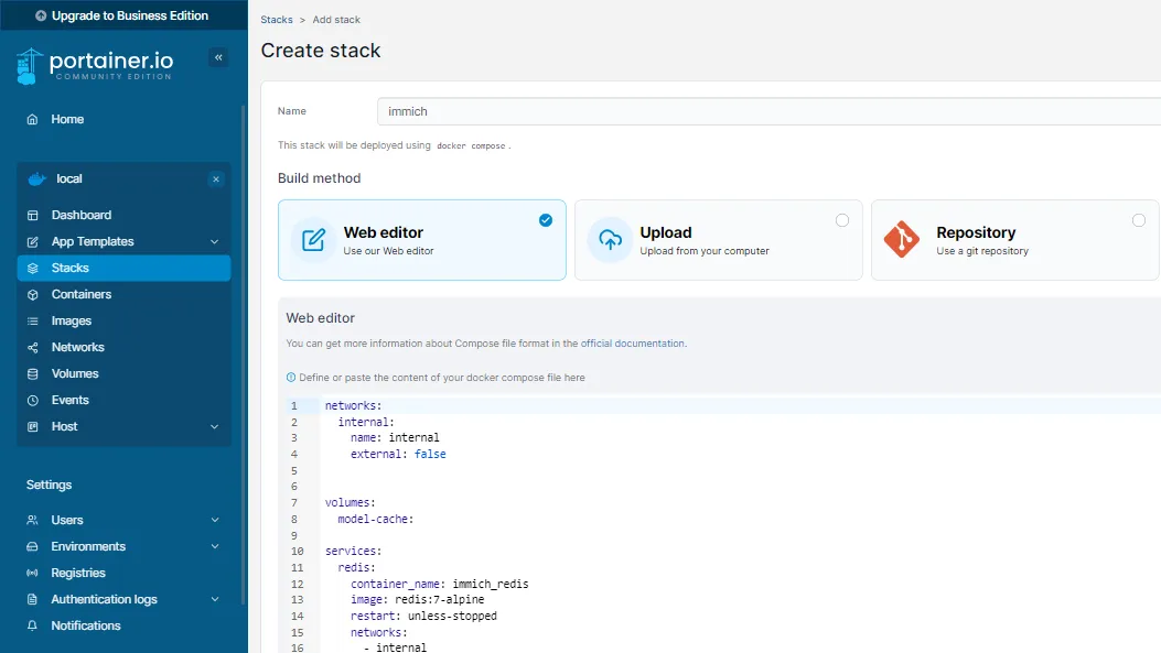 Compose Datei in den Stack einfügen