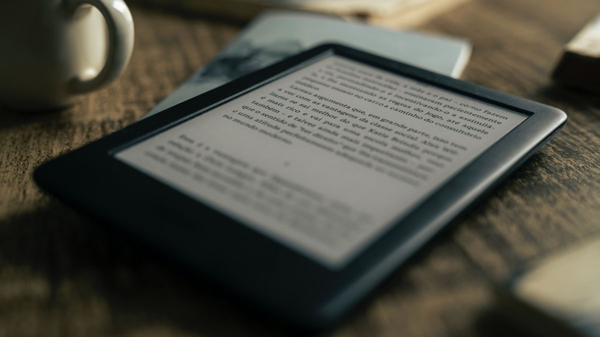 Install Calibre, Calibre-Web & CWA on Your Server: Your E-Book Management with Docker hero image