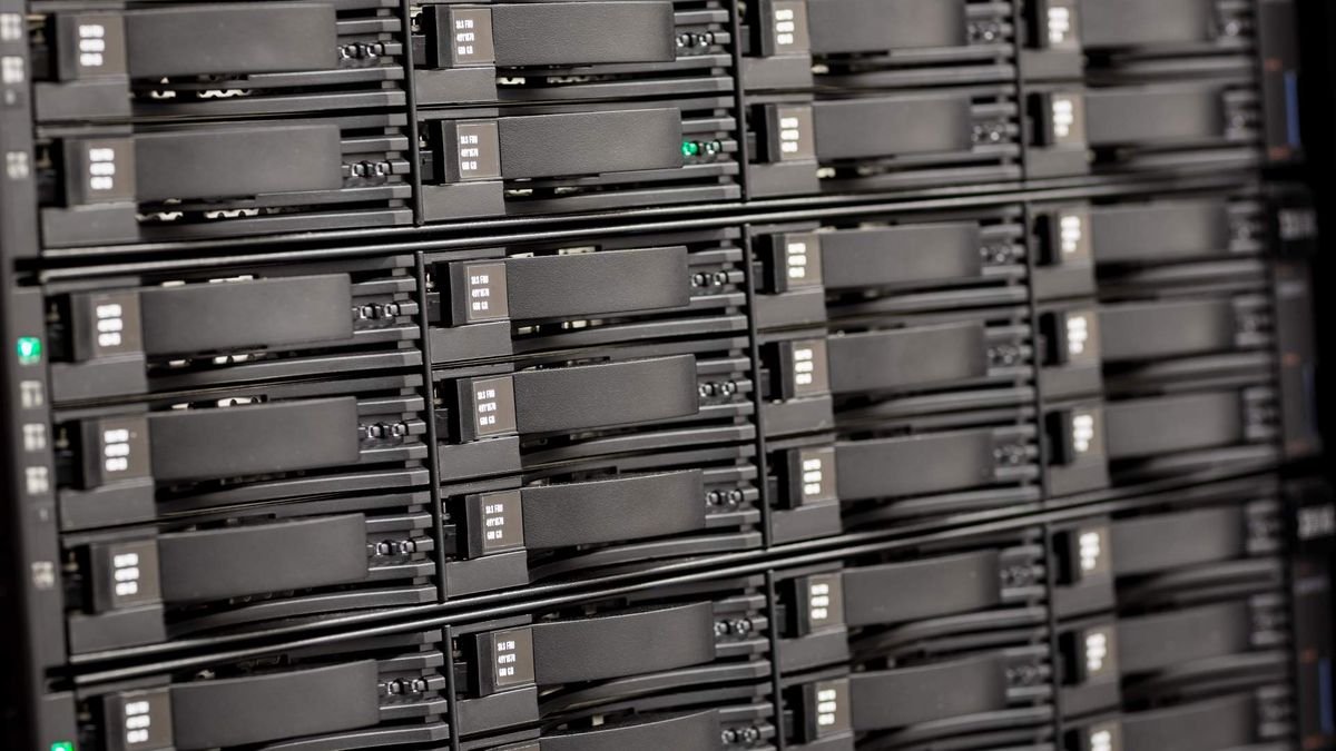 Own Home Server - Setup Part 3 Asustor NAS hero image